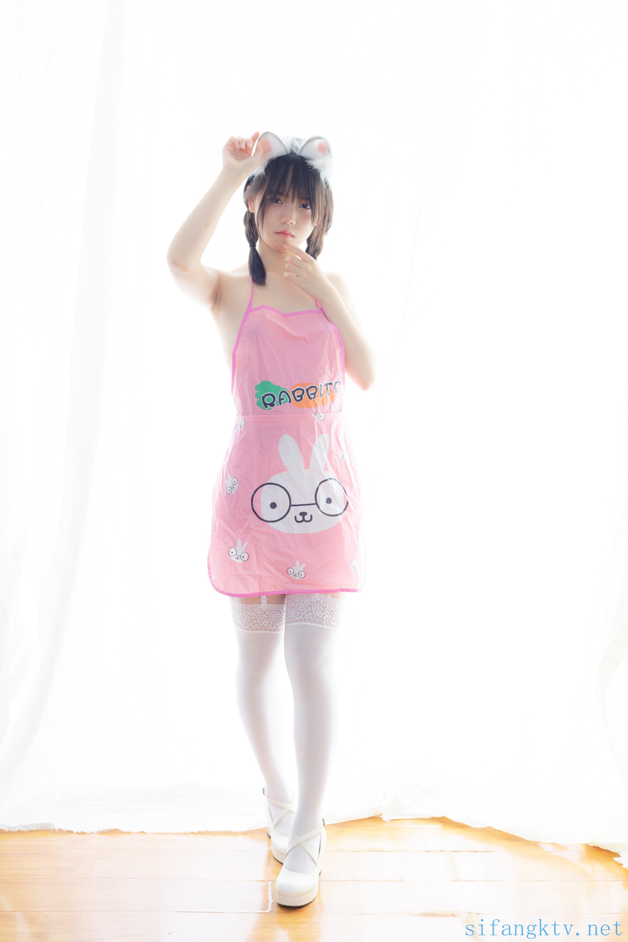 少女秩序 - NO.003 内部定制  小鱼 - 粉色肚兜 [92P1V]-XikXak